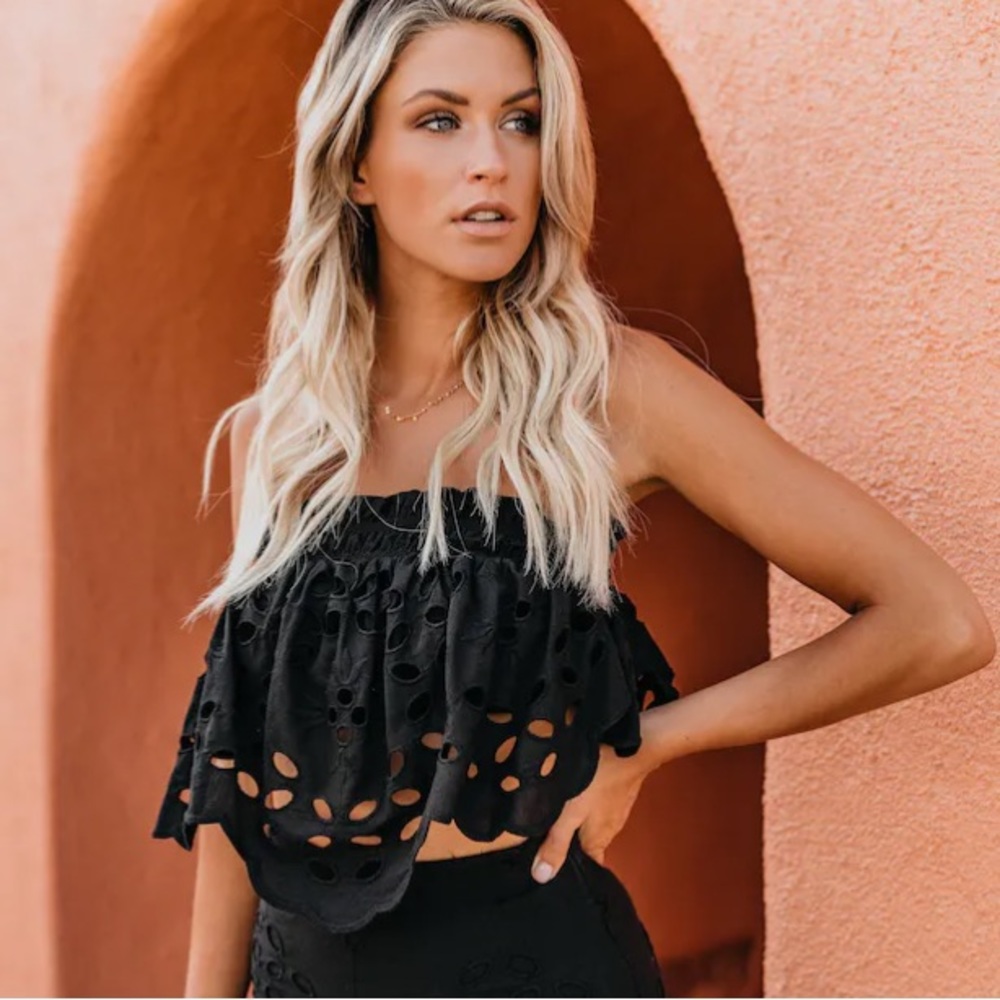 VICI FLAWLESS COTTON EYELET STRAPLESS TOP
